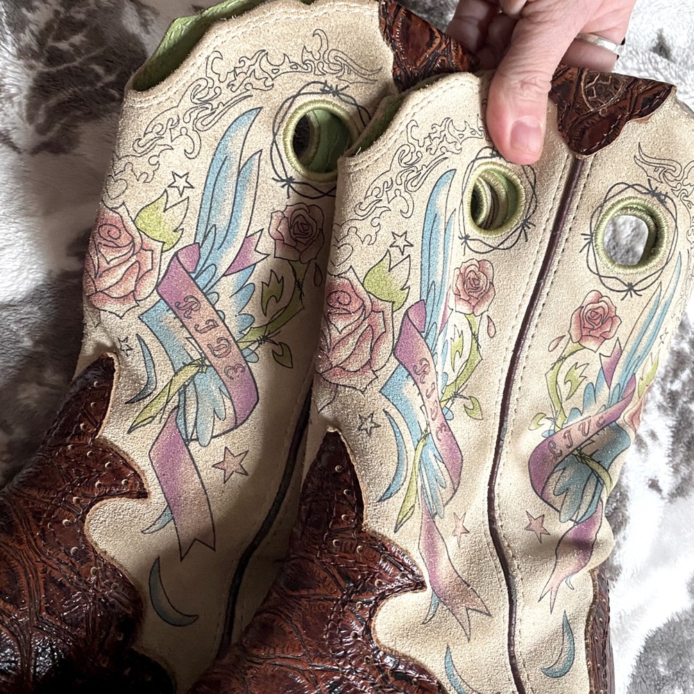Ariat Fat Baby Boots 4.5 youth or 6.5 women’s